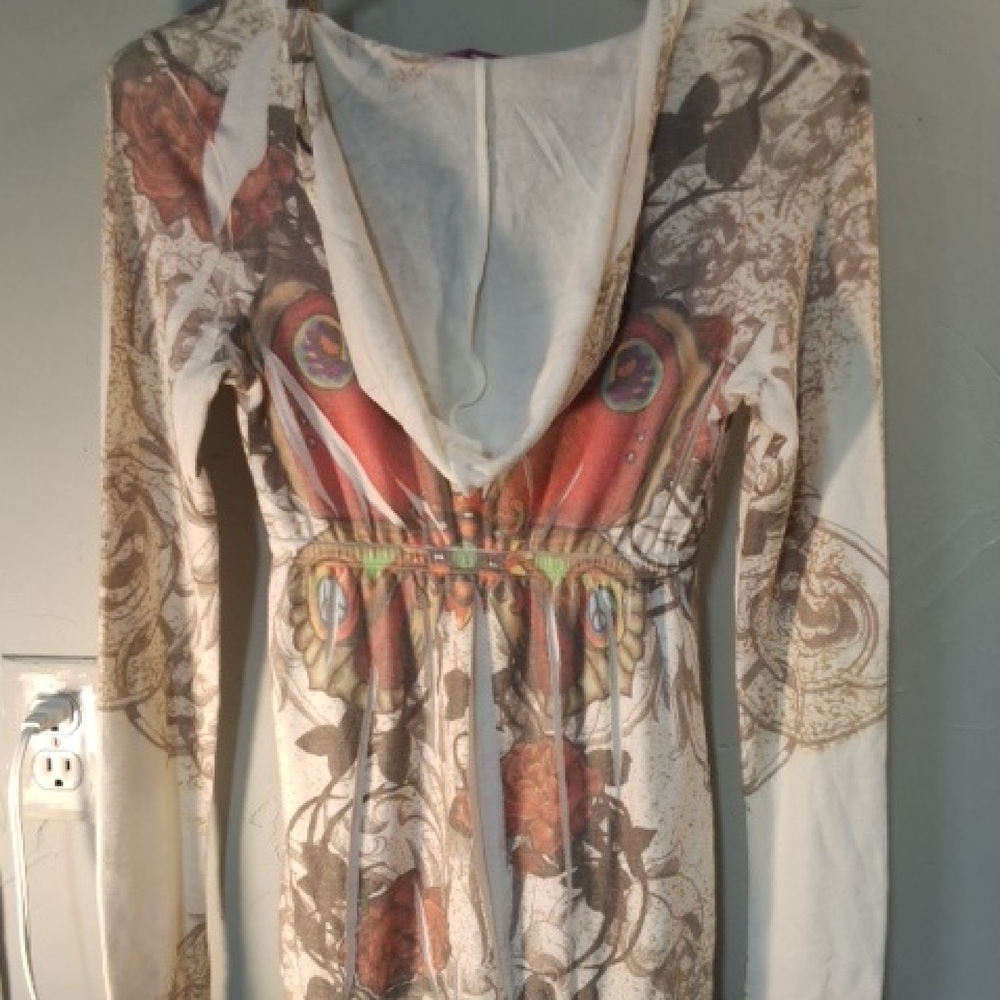 Julie's Closet Artistic Beige Top - Picture 5 of 5